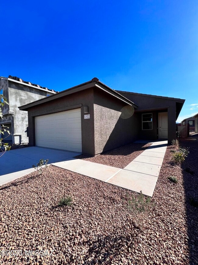 Building Photo - 12522 E Patch Dr