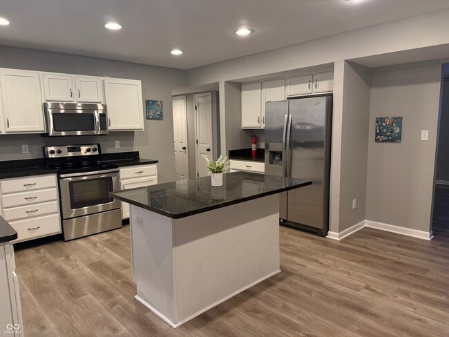 Photo - 6521 Rushing River