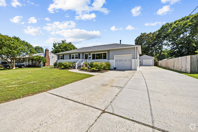 Building Photo - 5513 Fairwood Ln Rental