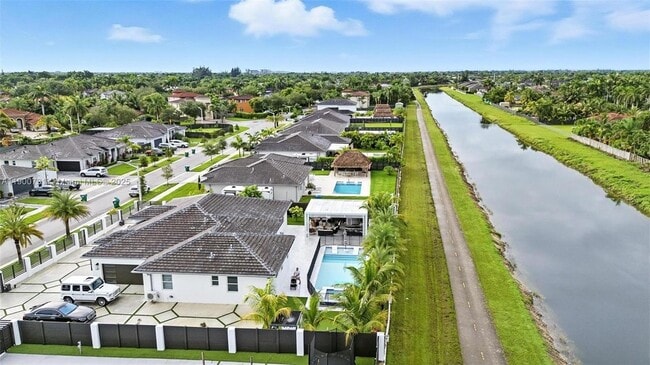 Photo - 19302 SW 132nd Path