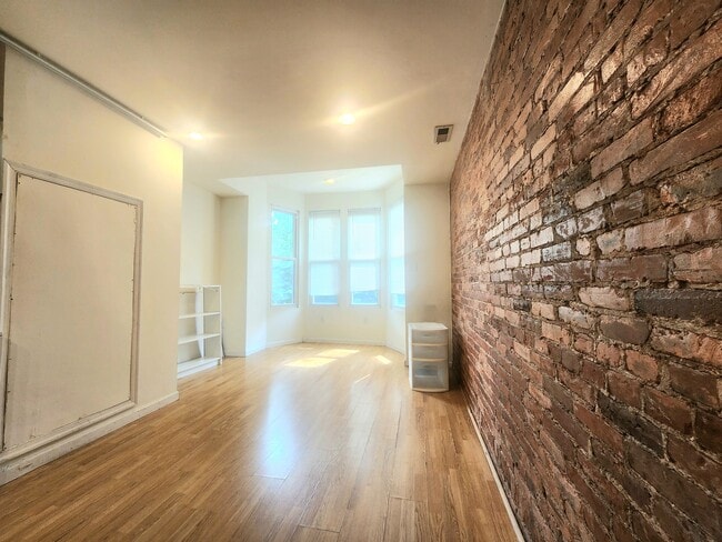 Building Photo - 1533 N Bouvier St Unit B