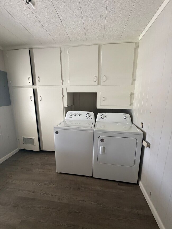 Photo - FOR RENT in RAYNE!