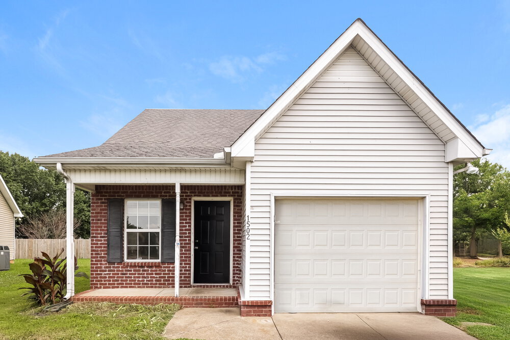 Photo - 1502 Killarney Dr House