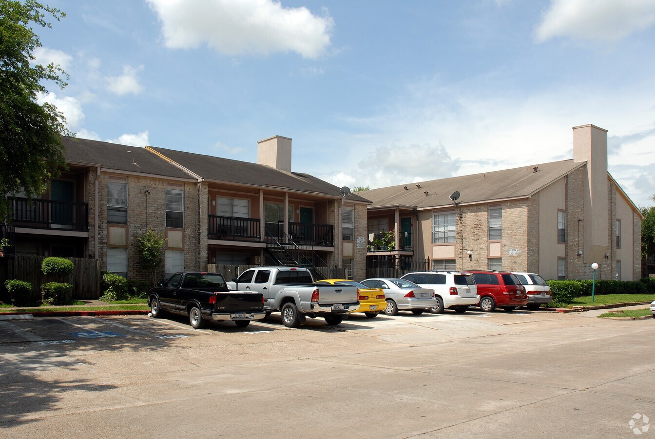 Hamilton Park Apartments - Hamilton Park Apartments