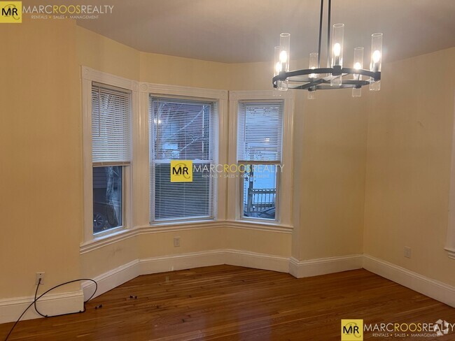 Building Photo - 22 Anita Ter Unit 1 Rental