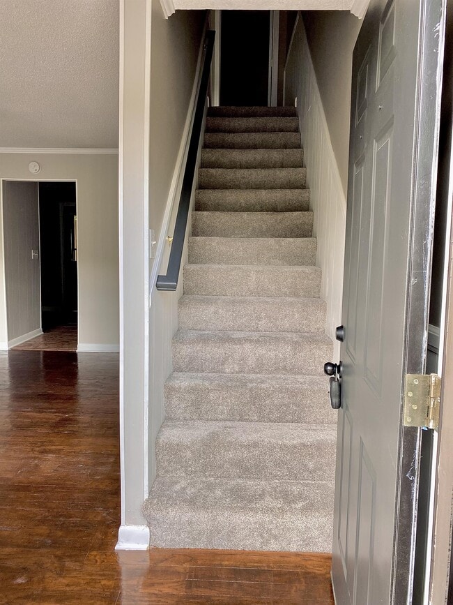 Photo - 5003 Edwards Rd