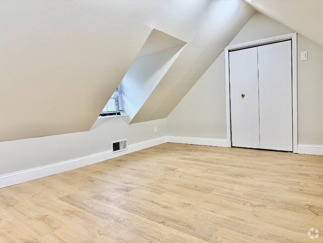 Building Photo - 1005 Frankford Ave Rental