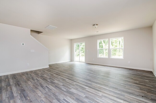 Photo - 1058 Manor Dr