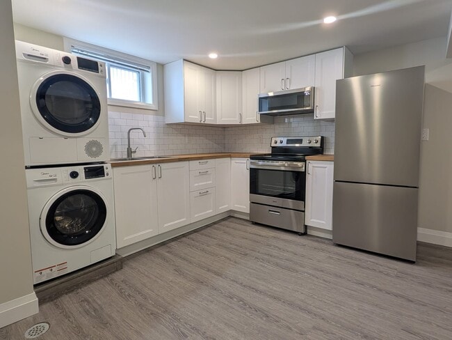 Building Photo - 19 Craig St Unit B