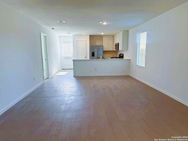 Photo - 267 Ottawa Way