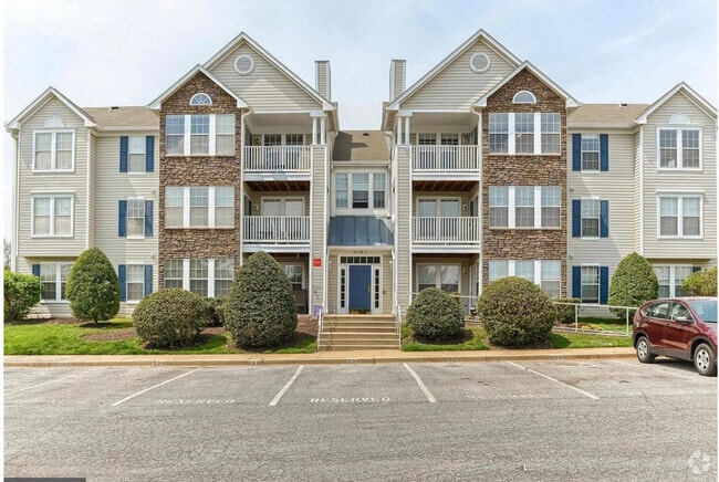 Building Photo - 5640 Wade Ct Unit M Rental