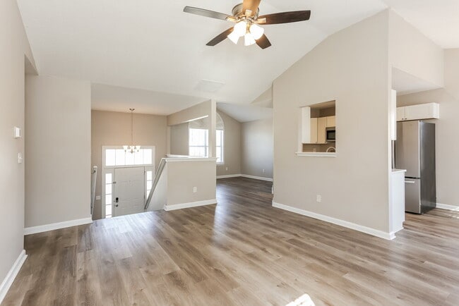 Photo - 214 Stallion Trail