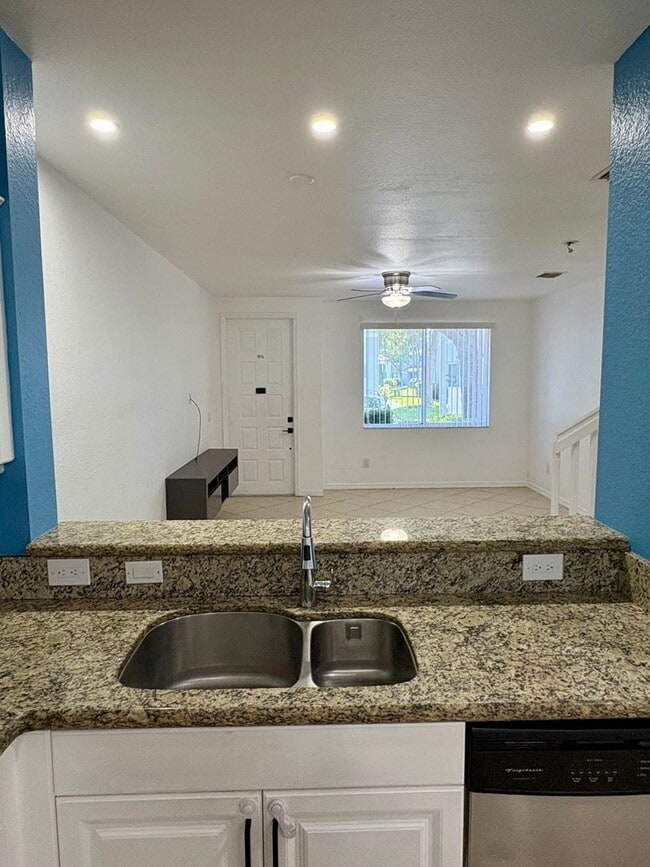 Photo - Cozy 3/2.5 Townhome in Convenient Location