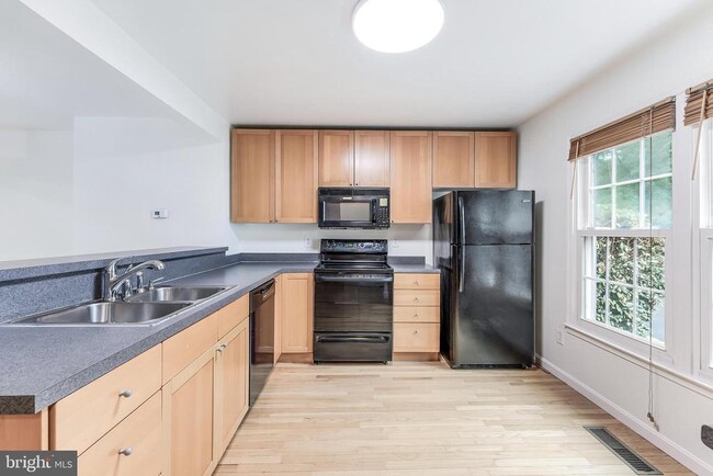 Photo - 2331 Harleyford Ct