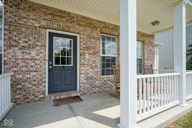 Photo - 952 Helston Ave