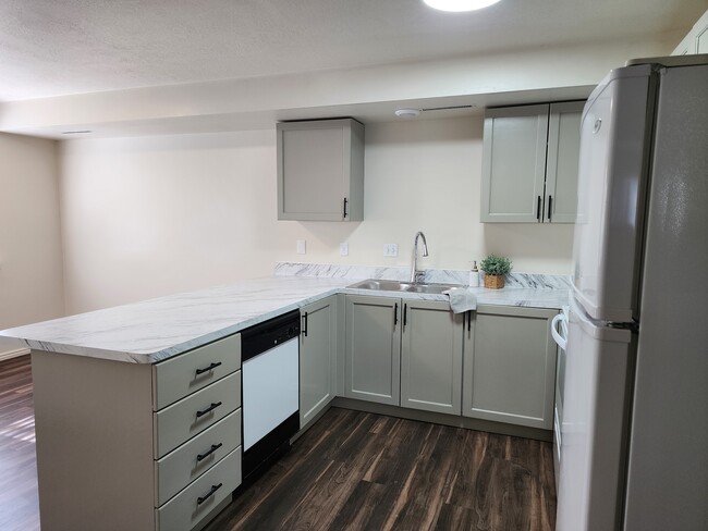 Building Photo - 445 N 500 W Unit A