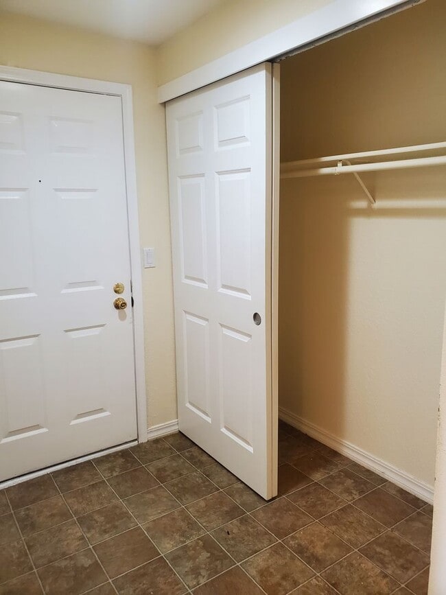 Photo - 2 Bedroom Condo At Sunn Fjord Condominiums Unit J101