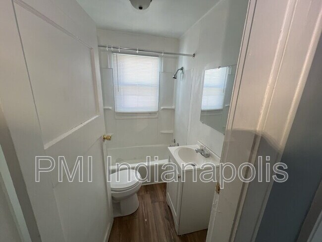 Photo - 1451 W 34th St