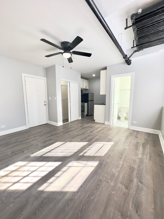 4241 Kenmore Sample 1 - April 15 - 4031 N Kenmore Apartments