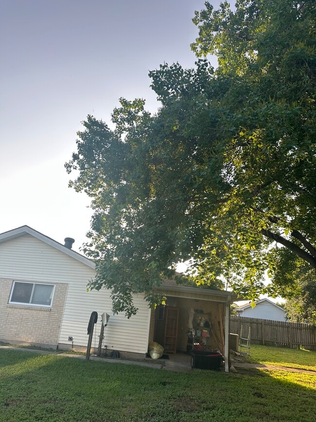 Photo - 209 Cougar Dr House