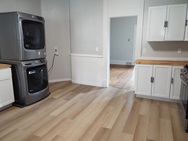 Photo - 710 W 3rd St Unit 3