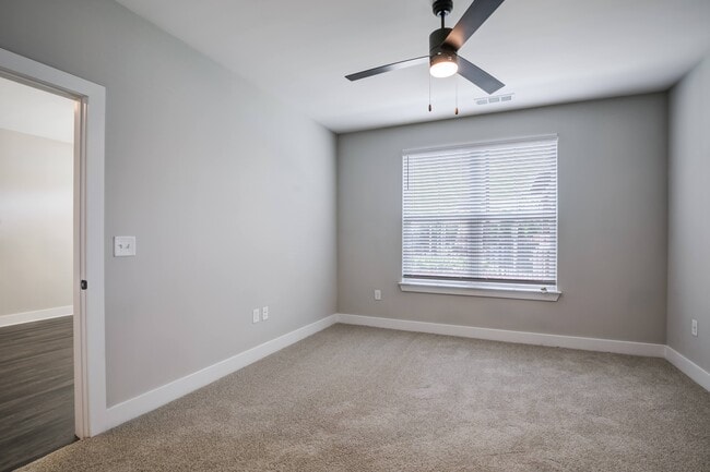 Photo - The Flats at Southlawn Apartments