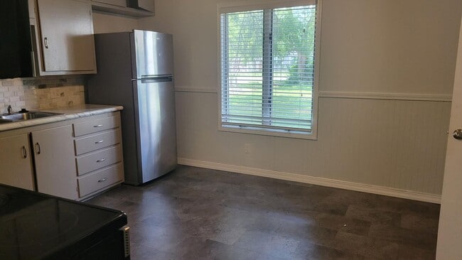 Photo - PRE-LEASE!! Beautiful 3 Bedroom/ 1.5 bath