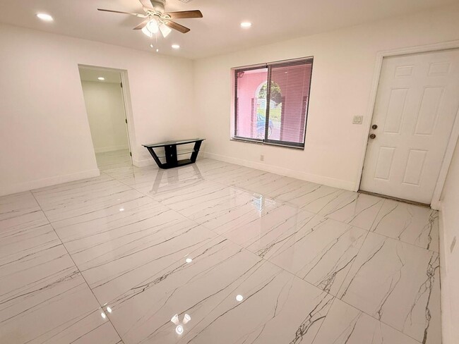 Photo - 4088 SW 51st St Unit 1
