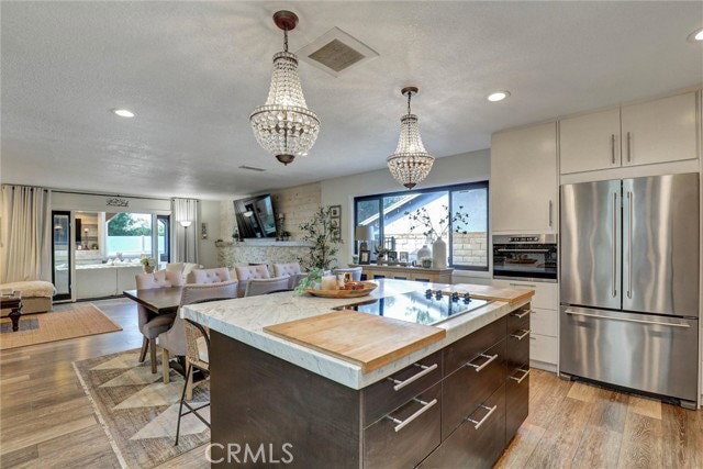 Photo - 25262 Tasman Rd