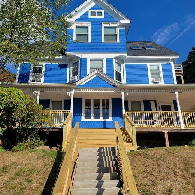 Building Photo - 30 Uxbridge St Unit 1 Rental