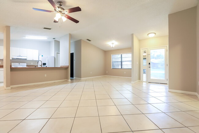 Photo - 2473 Guthrie Cir