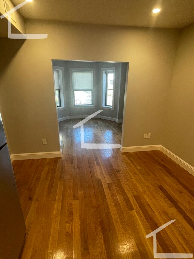 Photo - 900 Massachusetts Ave Unit 1