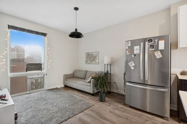 Photo - 819 W Cuyler Ave