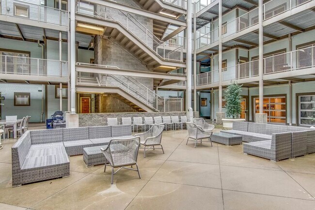 Photo - 807 18th Ave S Unidad 110