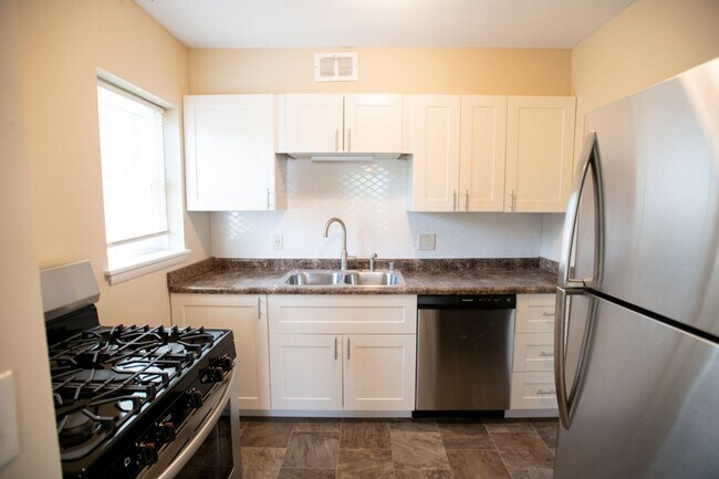 Photo - $1095 – 1 BR, 1 BA Apartment in Bayview - ...