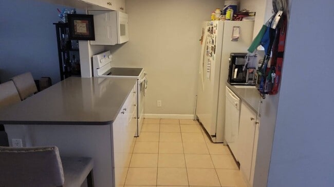 Building Photo - 6324 La Costa Dr Unit E