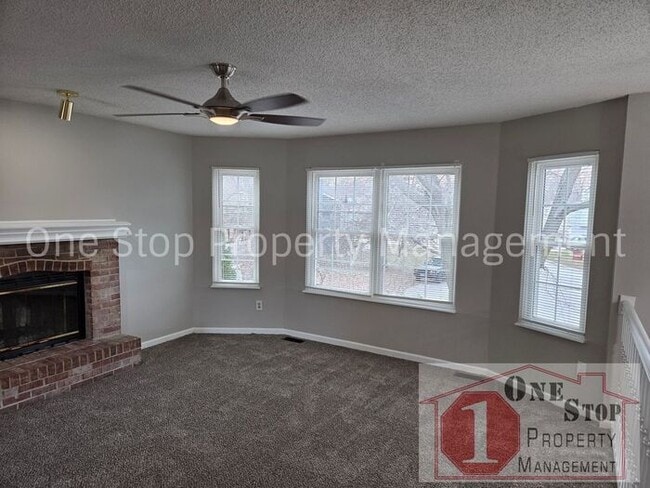 Photo - Cozy 3 bedroom 2.5 bathroom in Blue Springs, MO!