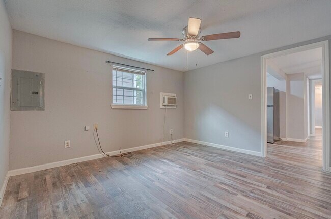 Photo - 4206 Walker St Unit B