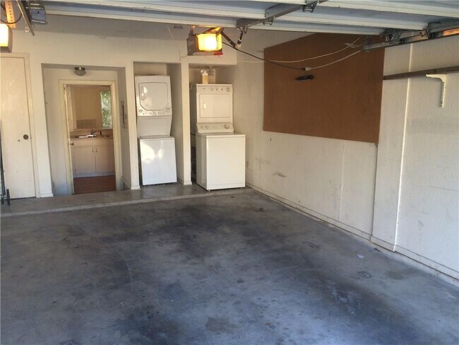 Photo - 2612 San Pedro St Unidad 102