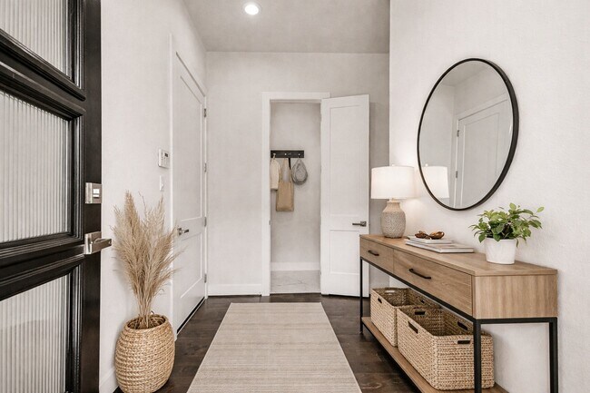 Photo - 111 E 33rd St