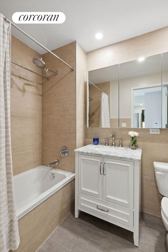 Photo - 321 W 110th St