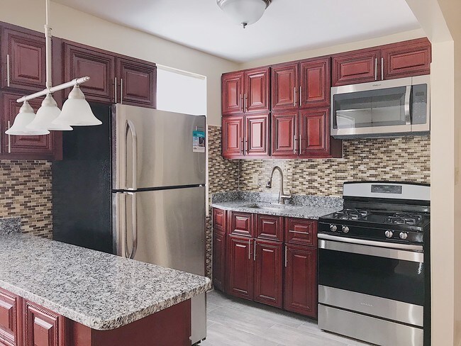 Photo - 51-25 Van Kleeck St