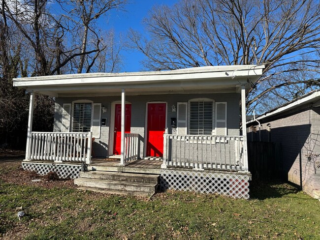 2 bed 1 bath w Laundry, Yard, Parking, HVA... - 2 bed 1 bath w Laundry, Yard, Parking, HVA... House