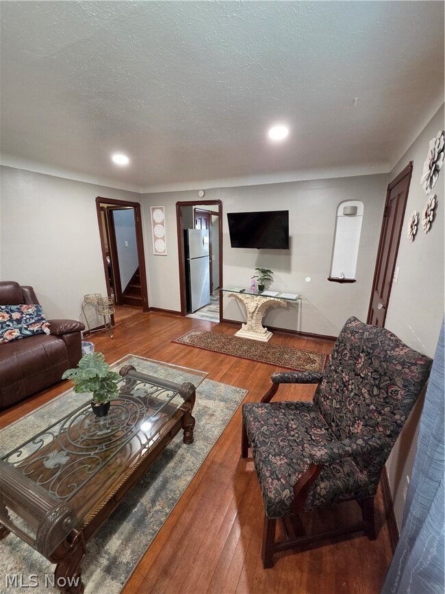 Photo - 1275 S Green Rd