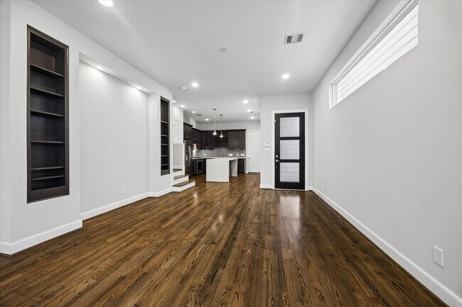 Photo - 1213 Crockett St