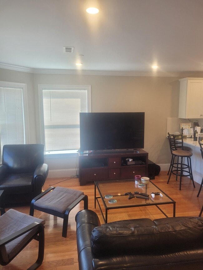 Photo - 116 Holland St Unidad 2L