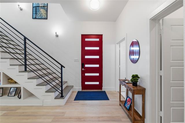 Photo - 2404 Merlin St