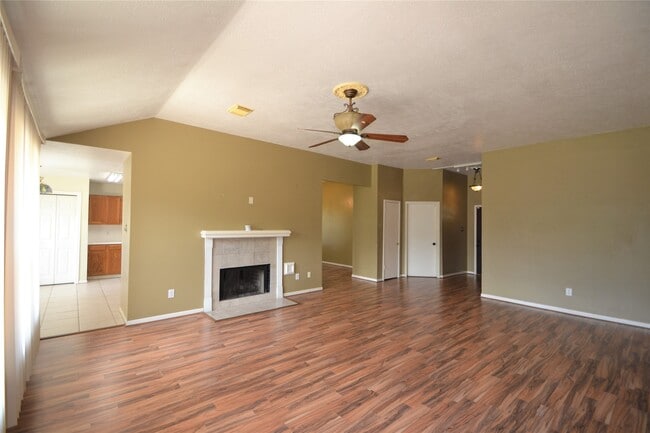 Photo - 2818 Russett Pl W