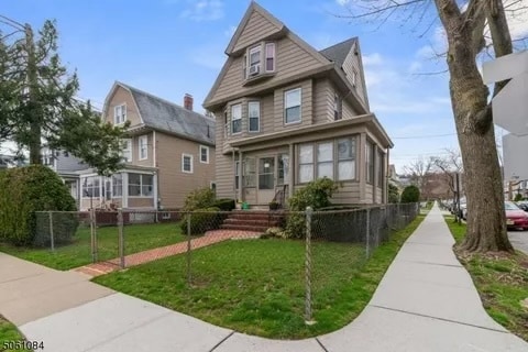 Front View - 25 Kingsley St Unit 2