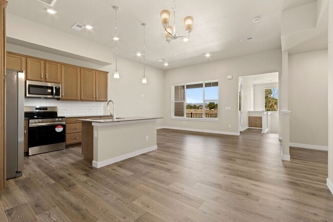 Photo - 938 Schlagel St